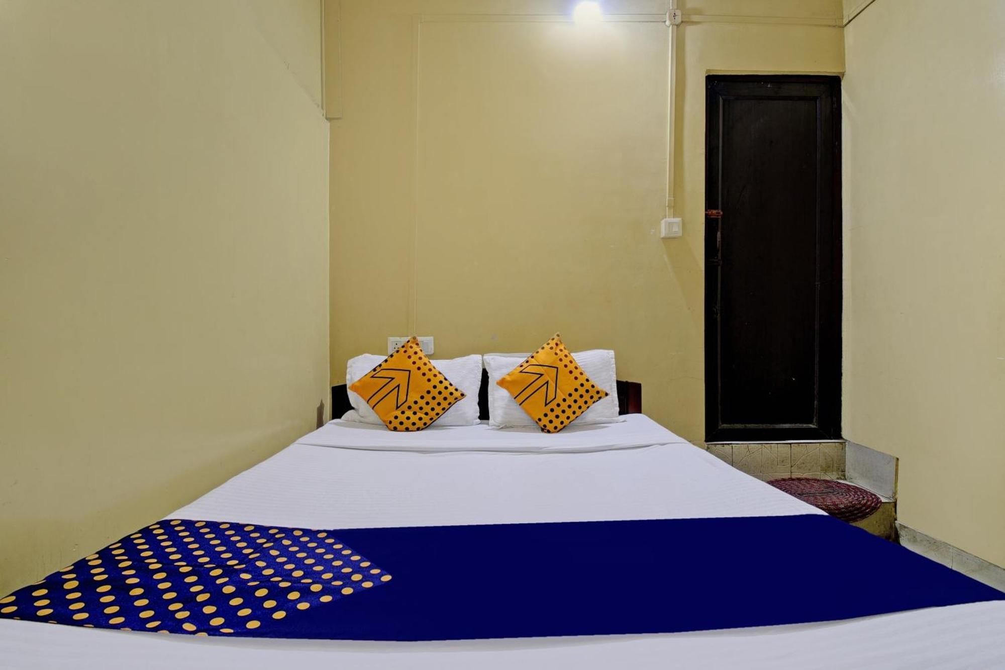 Oyo Flagship Thank You Lodge Nac Dispur Extérieur photo