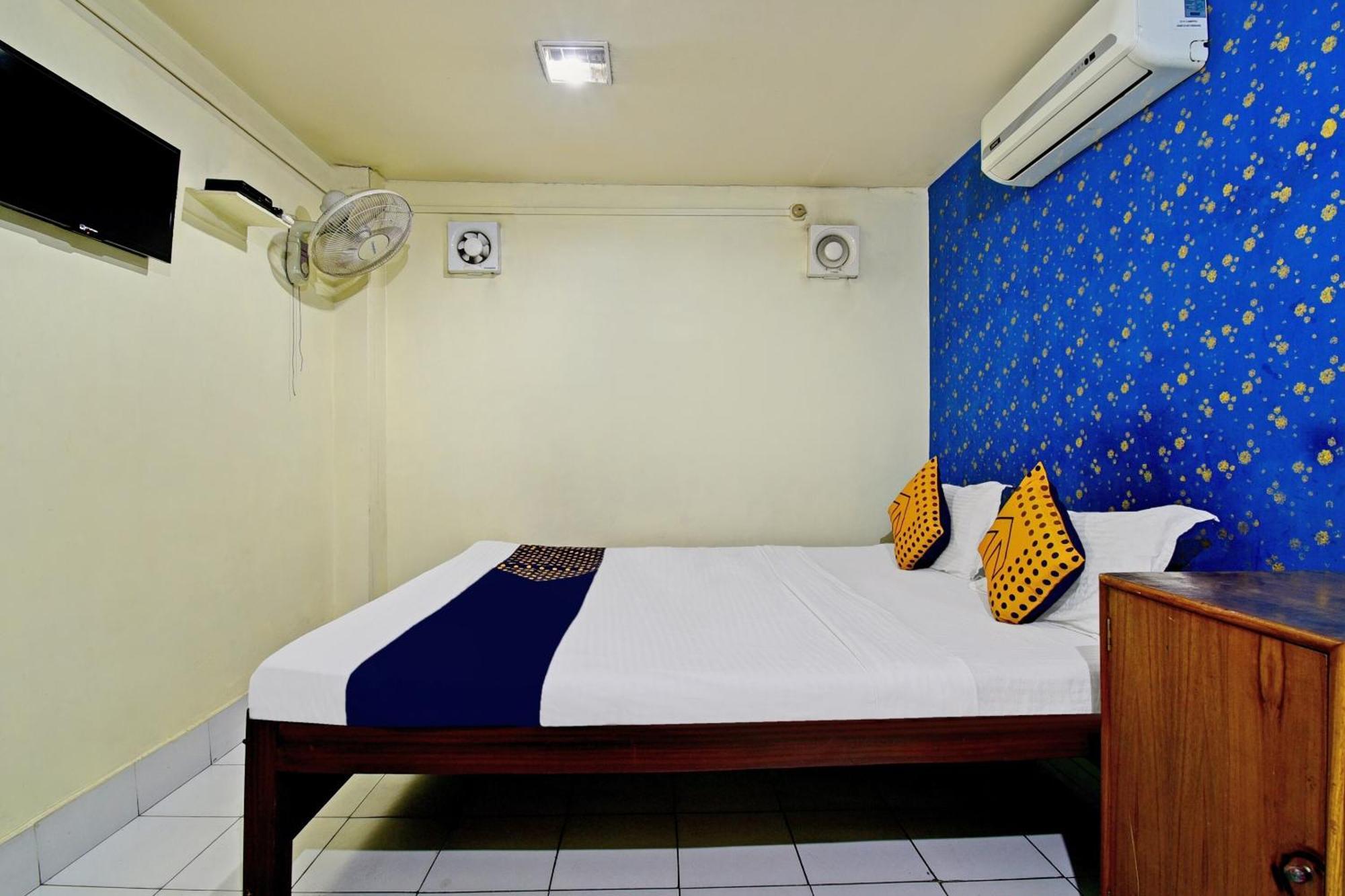 Oyo Flagship Thank You Lodge Nac Dispur Extérieur photo