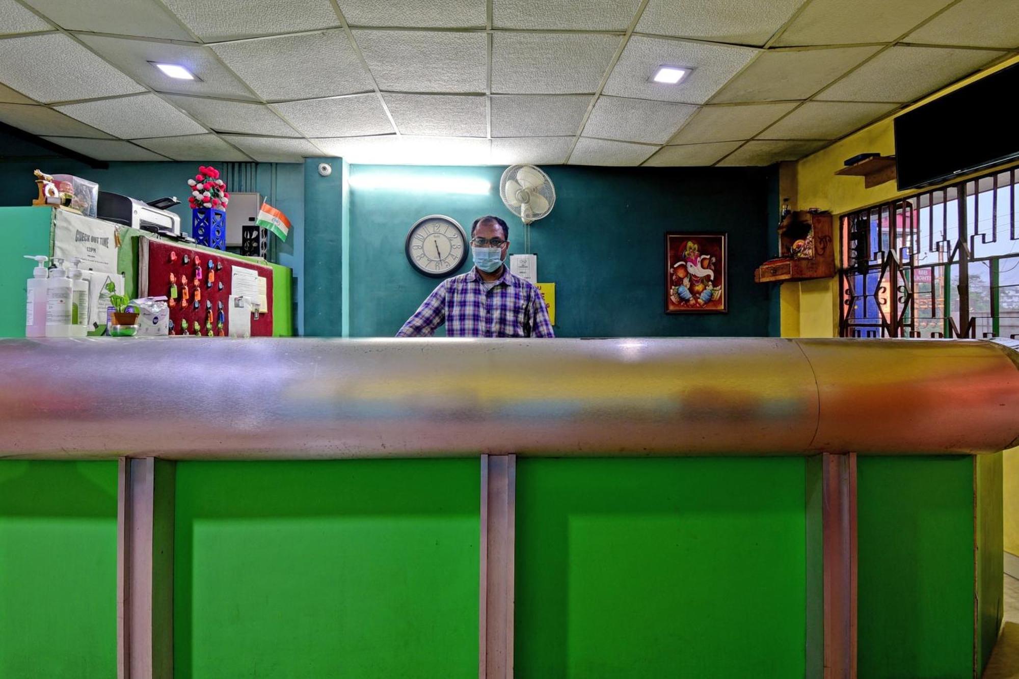 Oyo Flagship Thank You Lodge Nac Dispur Extérieur photo