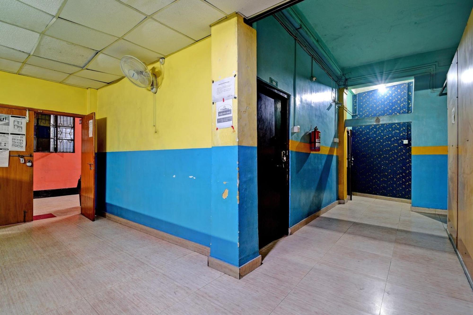 Oyo Flagship Thank You Lodge Nac Dispur Extérieur photo