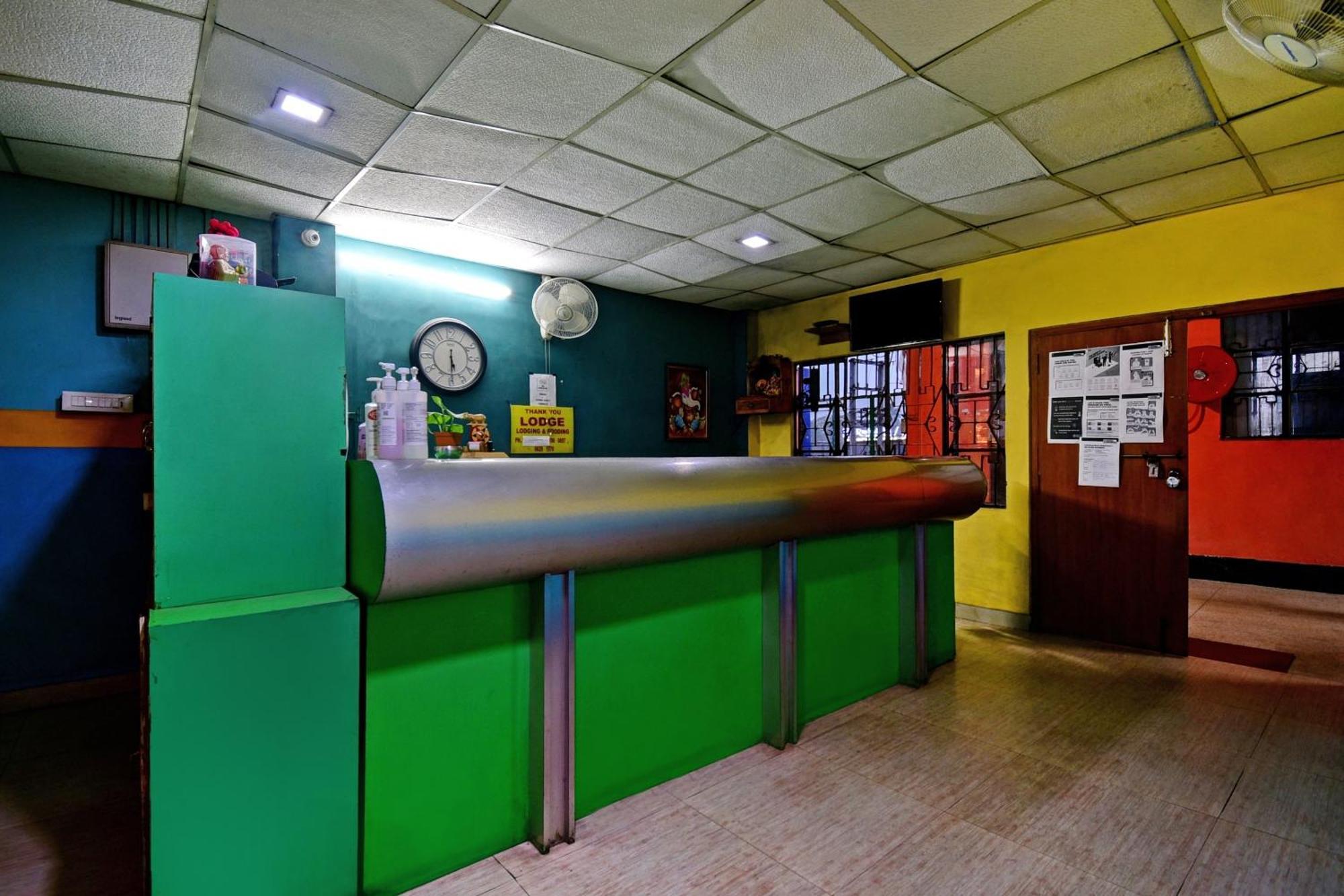 Oyo Flagship Thank You Lodge Nac Dispur Extérieur photo