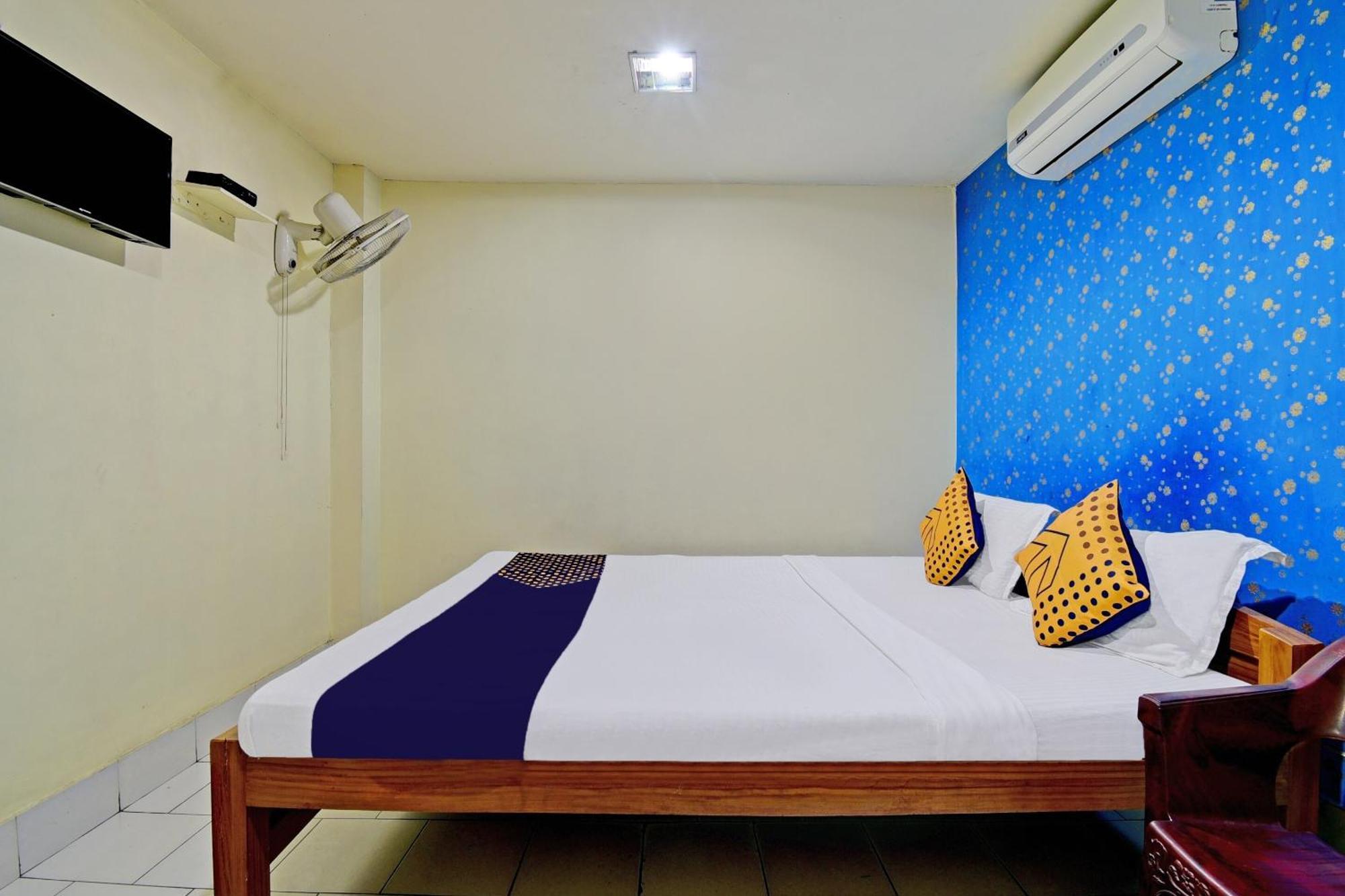 Oyo Flagship Thank You Lodge Nac Dispur Extérieur photo